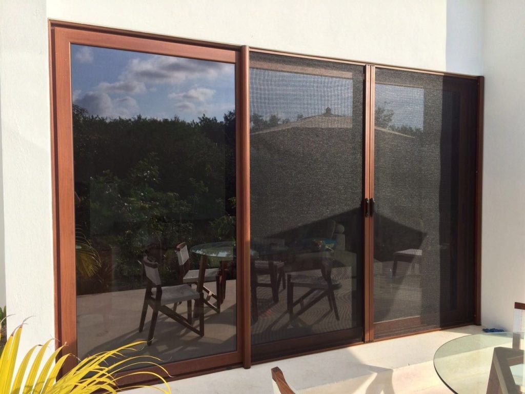 Mosquiteros enrollables Luxury Screens: Calidad y modernidad en tus puertas  y ventanas - Amevec