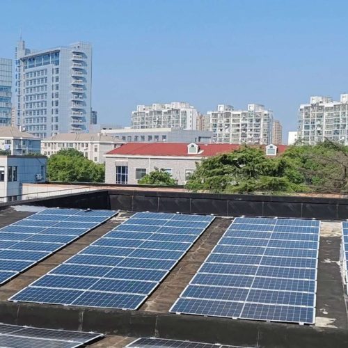 Roto Frank apuesta por la energía solar: nuevos sistemas fotovoltaicos en Velbert y Shanghái
