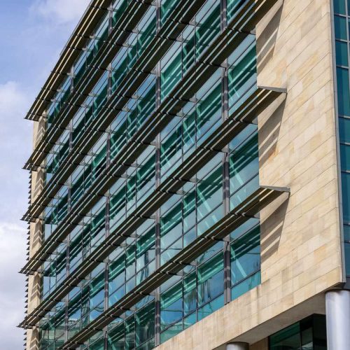 La sombra: el nuevo lenguaje de la eficiencia arquitectónica