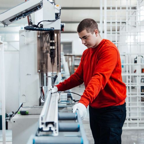 Normas ausentes, responsabilidades presentes: la ruta técnica para elevar el sector de ventanas y fachadas. Norma mexicana NMX-R-060-2013