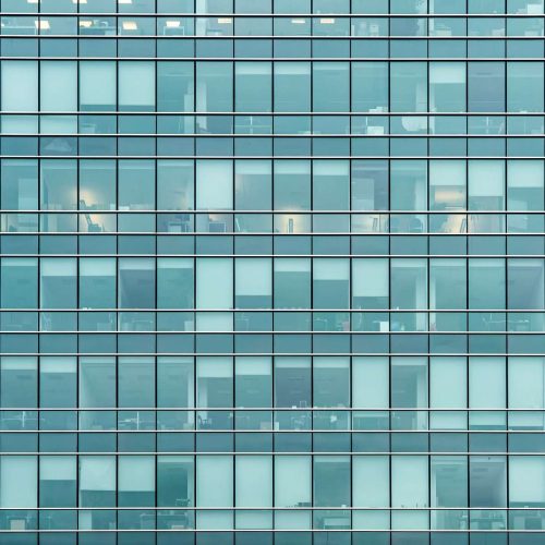 Cuando el vidrio falla, falla el edificio: la importancia de especificar correctamente