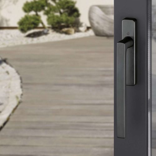 Manejo cómodo de puertas correderas elevables: con juegos de manillas para puertas correderas elevables de HOPPE