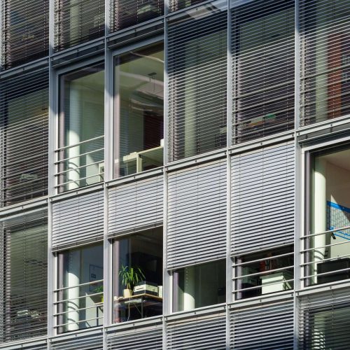 Arquitectura que dialoga con el sol: innovación, control y futuro en la envolvente inteligente