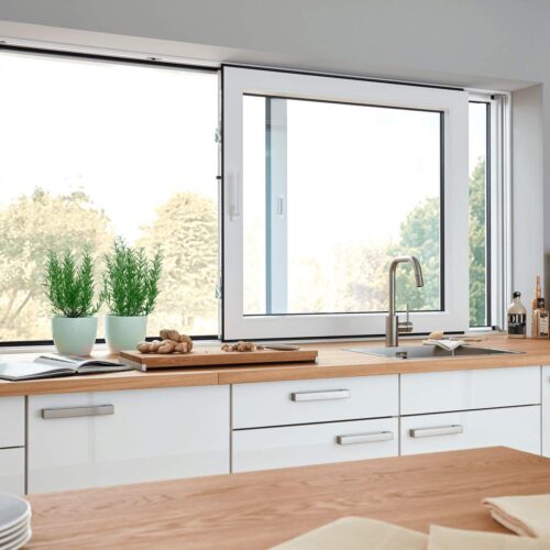 Ventanas correderas vs abatibles: ¿cuál es la mejor opción para tu vivienda?